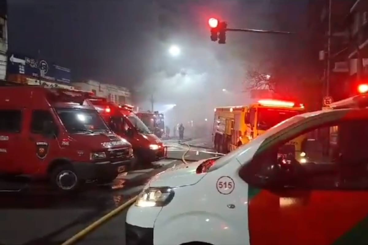 Incendio en depósito del barrio porteño de Flores