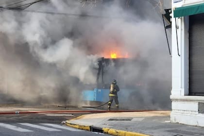 Incendio en el colectivo de la línea Q en Rosario