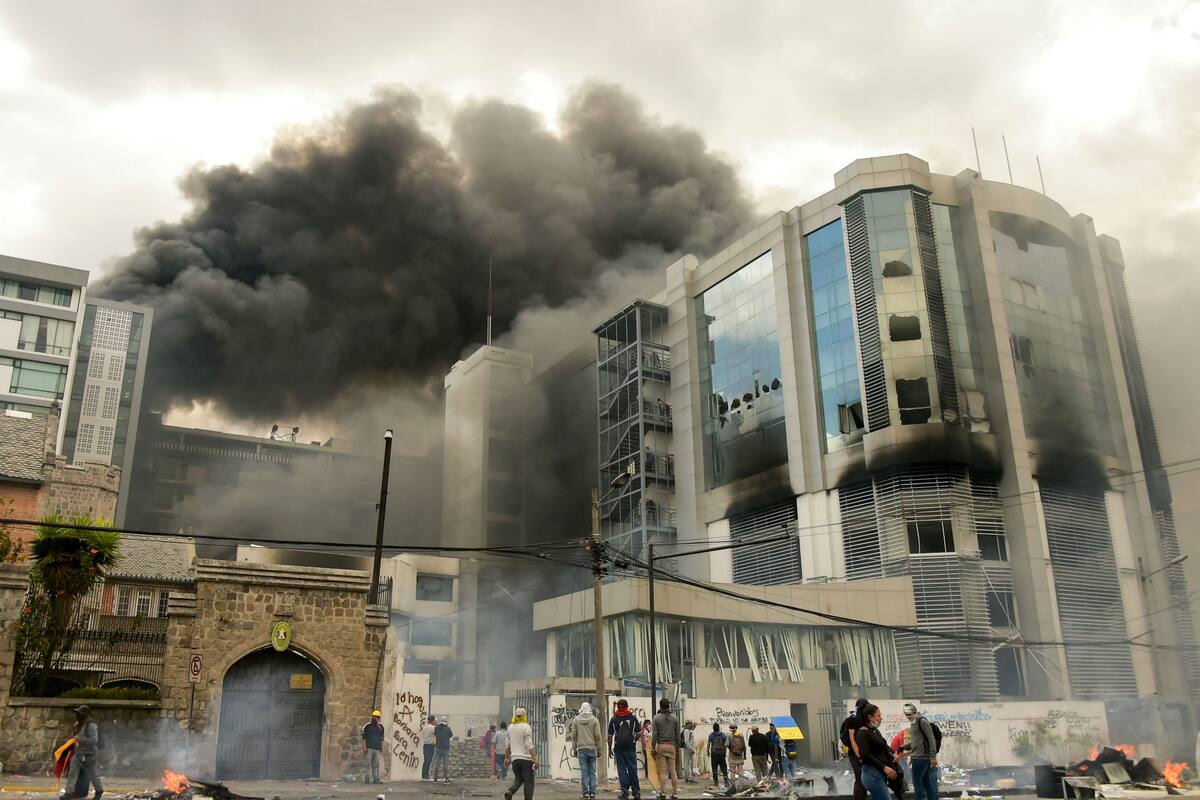 Incendio en el edificio de la Contraloría