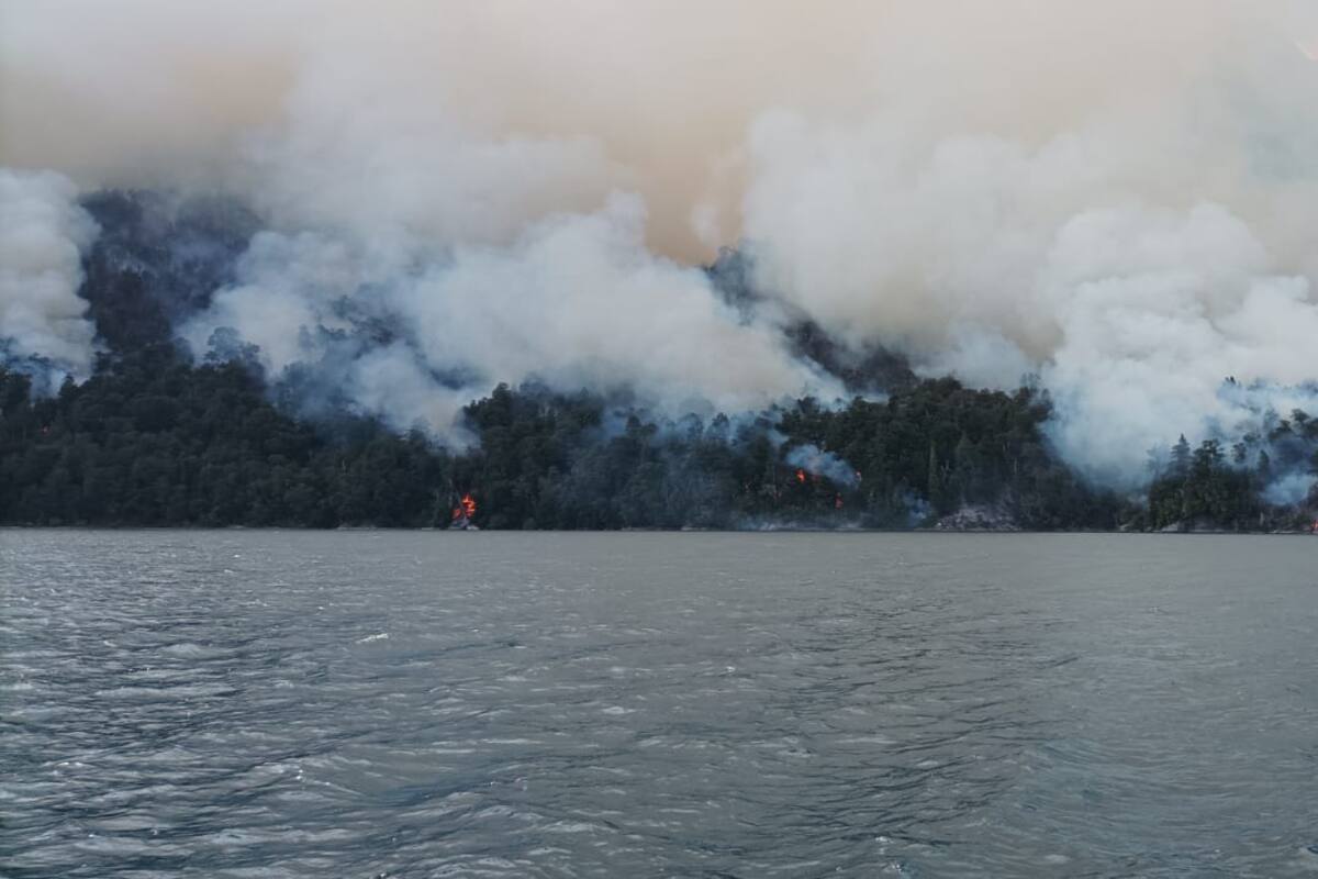 Incendio en el parque Nahuel Huapi