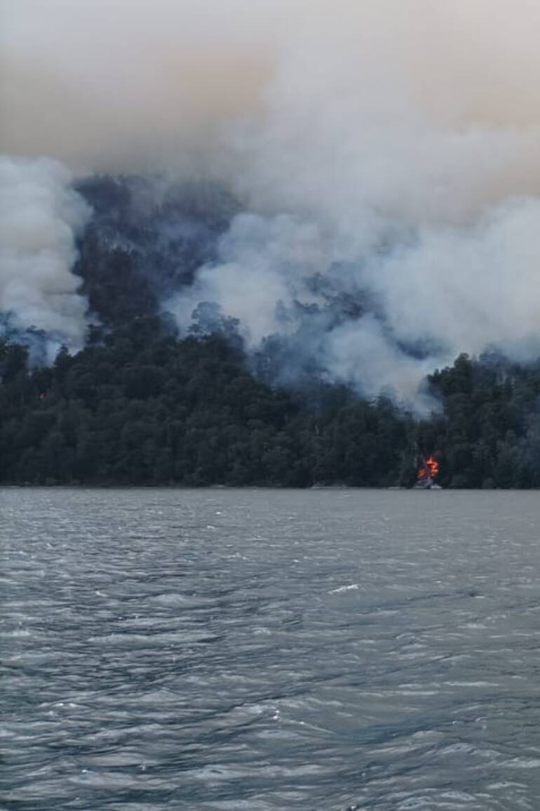 Incendio en el parque Nahuel Huapi