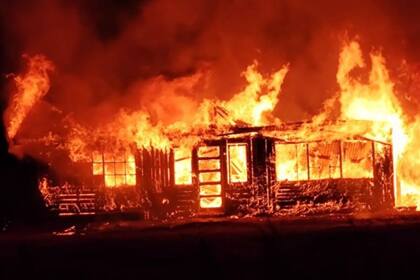 Incendio en la estancia El Relincho de Tierra del Fuego