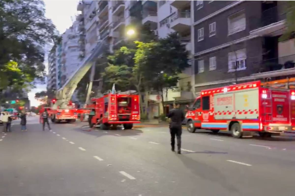 Incendio en Recoleta: se prendió fuego un departamento en avenida Callao y Quintana.