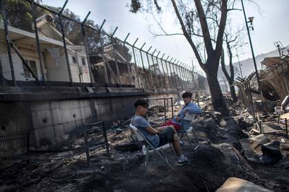 El fuego arrasó con los contenedores que se usaban de vivenda