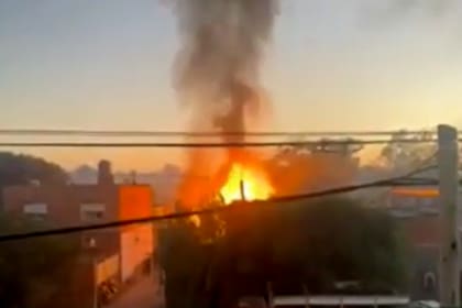Incendio en un depósito de garrafas en Mariano Acosta