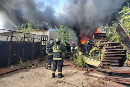 Incendio en un depósito de la Policía Federal en Barracas