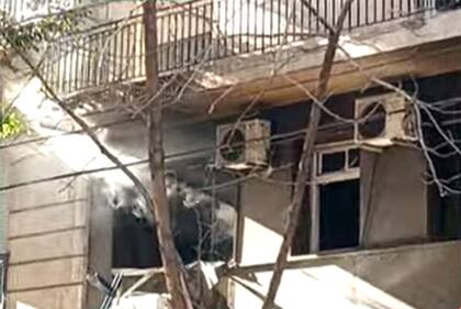 Incendio en un edificio en Avenida Callao, entre Pacheco de Melo y Las Heras