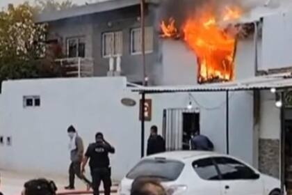 Incendio en un hogar de Isidro Casanova