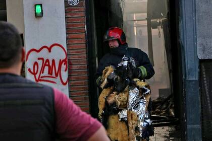Incendio en un supermercado chino sobre la Avenida Córdoba
