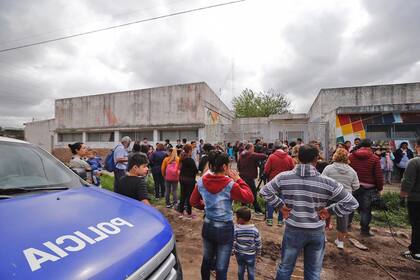 Incendio en una escuela de Moreno, se investiga si fue intencional