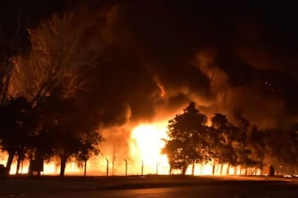 Incendio en una fábrica de pinturas en San Luis