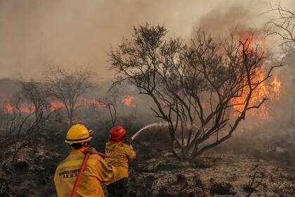 Incendio forestal en la zona de Mina Clavero, Cordoba, Argentina el 30 de septiembre de 2019.