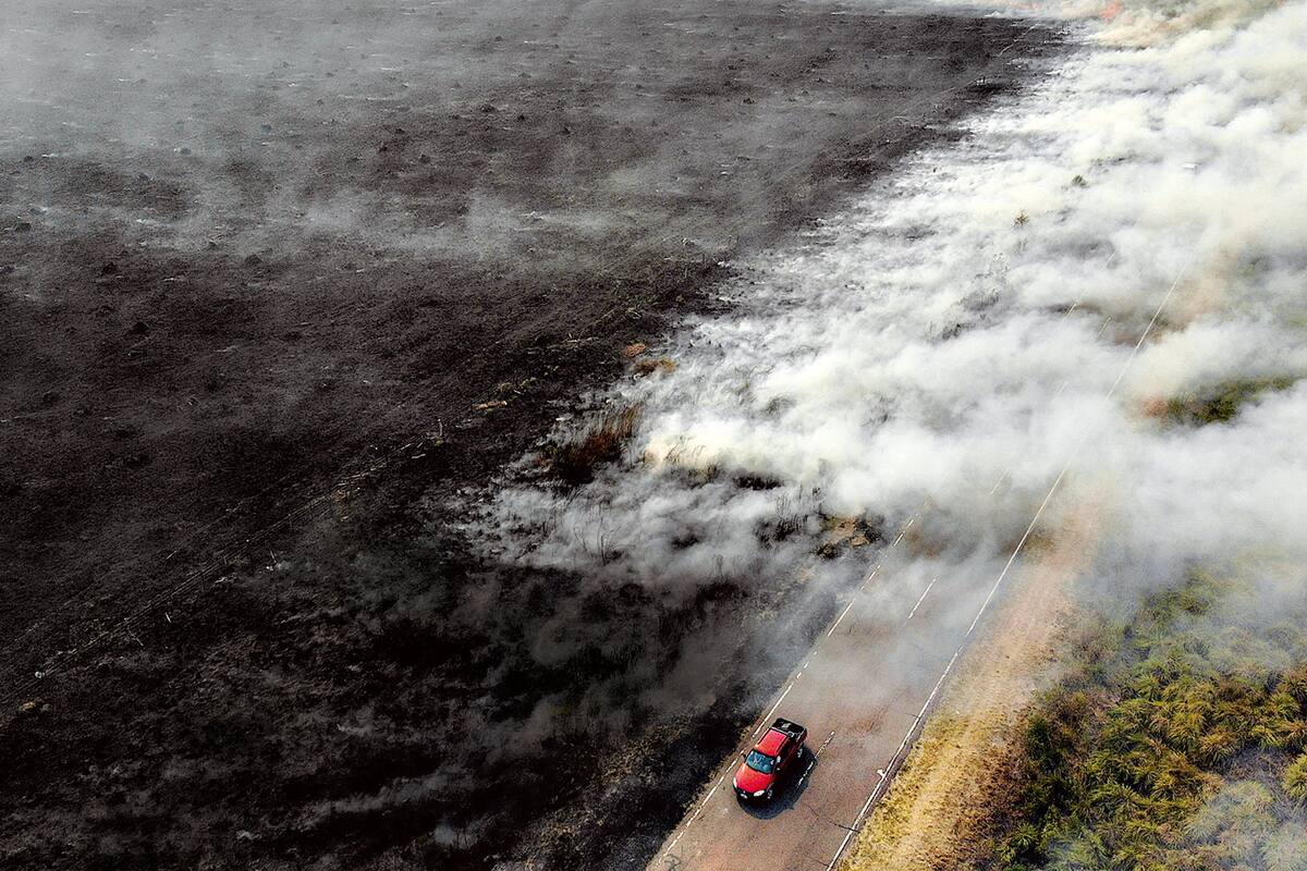 Incendios en campos cercanos a la ciudad de Corrientes , sobre la ruta 5