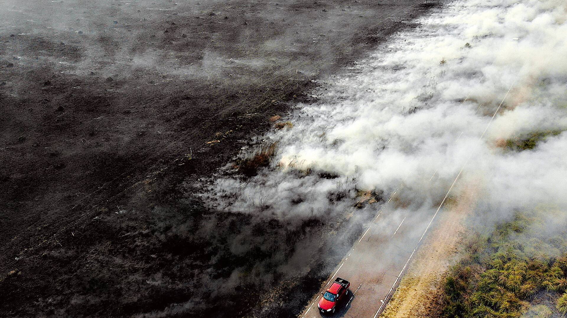 Incendios en campos cercanos a la ciudad de Corrientes , sobre la ruta 5