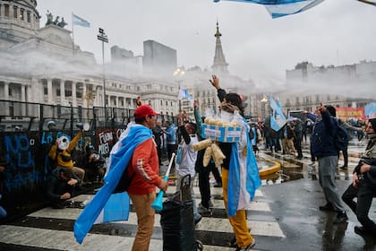 Incidentes con la Policia en la marcha por el proyecto de Inviolavilidad de la Propiedad Privada