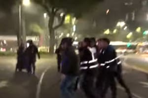 Incidentes en el Obelisco en la despedida del Indio Solari: la Policía desplazó a los manifestantes