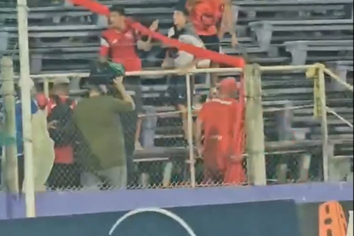 Incidentes en la previa del partido entre Independiente y Defensor Sporting