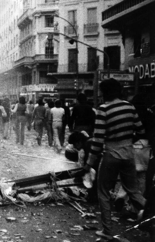 Incidentes en Plaza de Mayo tras la retirada de Montoneros, en mayo de 1974