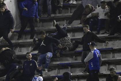 Incidentes entre hinchas de Vélez e “infiltrados” de Talleres durante un infartante duelo por cuartos de final de Copa Libertadores