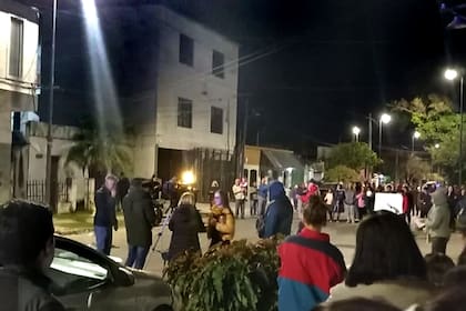 Incidentes frente al lugar donde se aloja la tía de Loan
