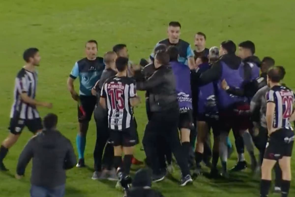 Incidentes tras el partido entre Estudiantes de Buenos Aires y Ferro