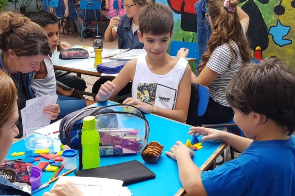 Inclusión escolar: así trabajan con los chicos las maestras integradoras