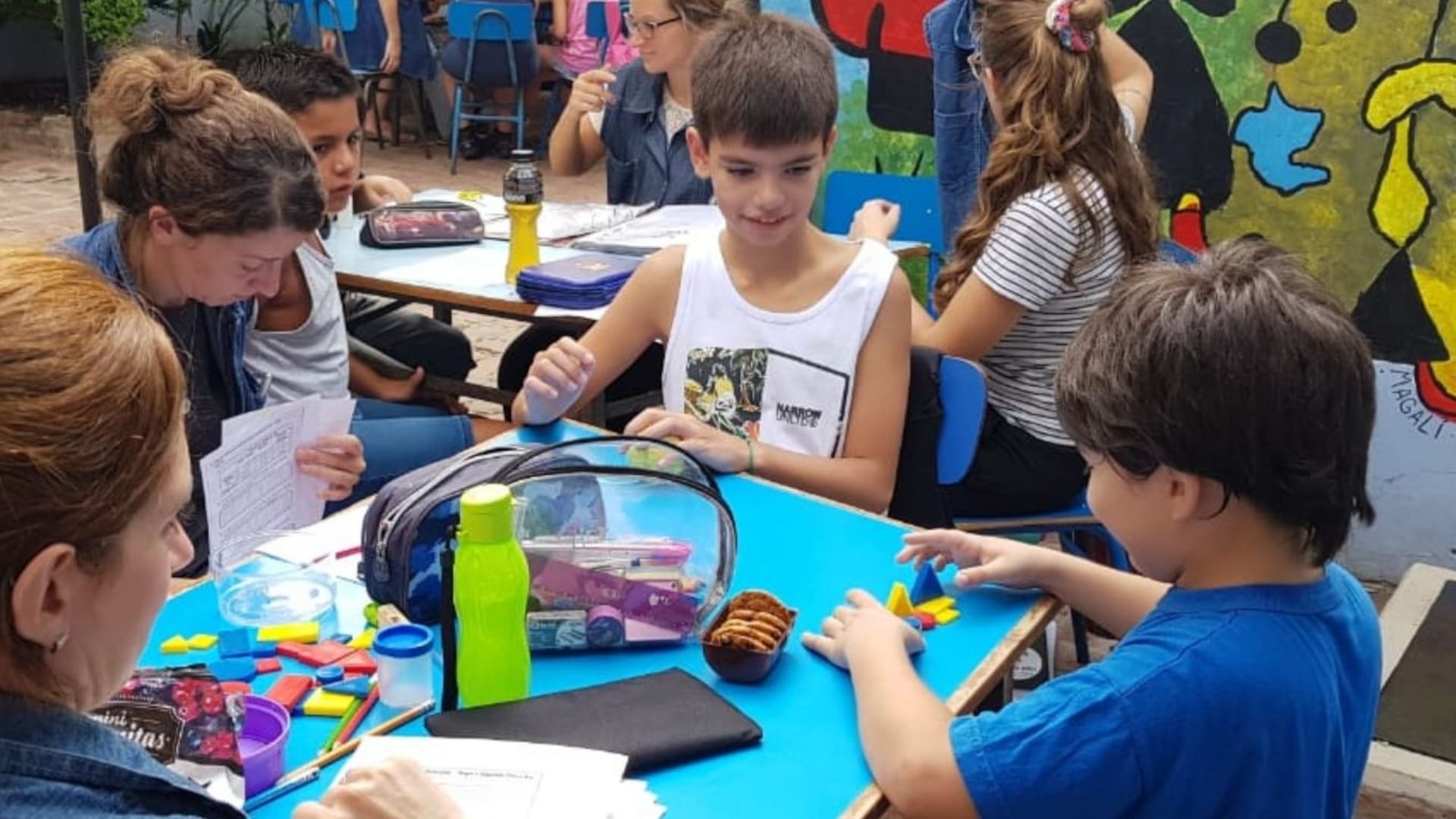 Inclusión escolar: así trabajan con los chicos las maestras integradoras