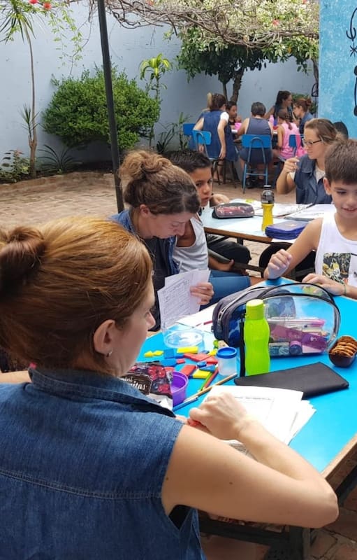 Inclusión escolar: así trabajan con los chicos las maestras integradoras