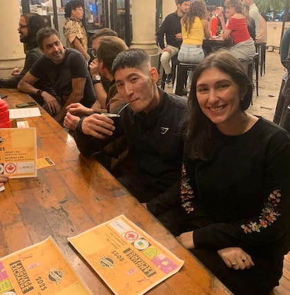 Incluso, algunos institutos de inglés organizan salidas grupales para participar de los encuentros de Mate Club de Conversación como parte de su cronograma educativo