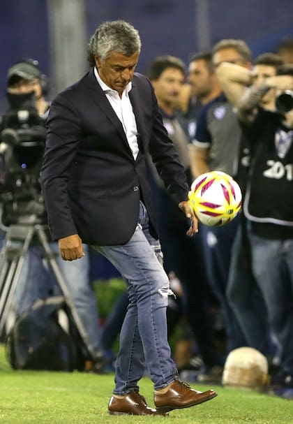 Incluso con mocasines, la calidad no se pierde: Gorosito y el eterno romance con la pelota