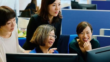 Incorporar más mujeres a la fuerza laboral es una parte vital de la solución a la crisis japonesa, según Hiroko Costantini