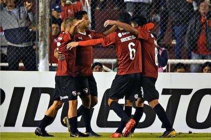 Independiente celebra la conquista de Cecilio Domínguez