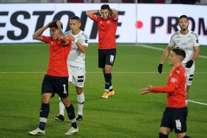 Independiente desperdició varias situaciones de riesgo y pierde con Santos
