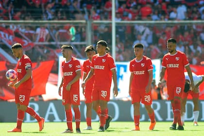 Independiente llega al Clásico de Avellaneda ante Racing envuelto en una profunda crisis política, económica y futbolística