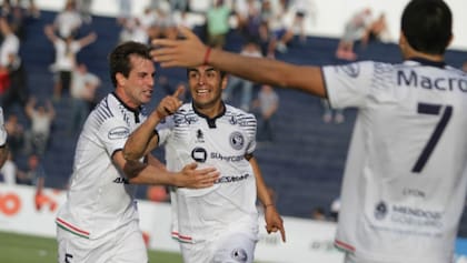 Independiente Rivadavia le ganó a Chicago y es líder