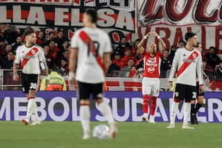 Beltrán atajó tres penales pero pateó el suyo a las nubes y River quedó afuera de la Sudamericana