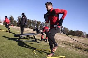 Independiente volvió al trabajo en Villa Domínico, pero Eduardo Domínguez ya sabe que tendrá problemas para armar el equipo que debutará ante San Lorenzo