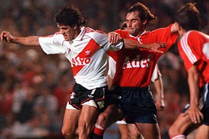Independiente y River se enfrentaron en una semifinal de Supercopa en 1995, la única vez que el Rojo le ganó un mano a mano en torneos internacionales