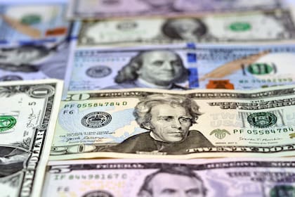 Independientemente de la denominación, cada billete de dólar pesa un gramo