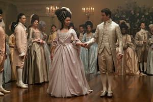 India Amarteifio y Corey Mylchreest, como la reina Charlotte y el rey George en la precuela de Bridgerton