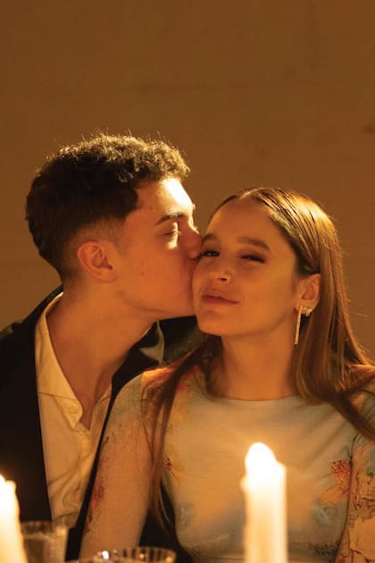 India Ortega con su novio, Rafael Pastrian, disfrutaron de los platos creados por las chefs Josie Bridge y Mica Najmanovich.