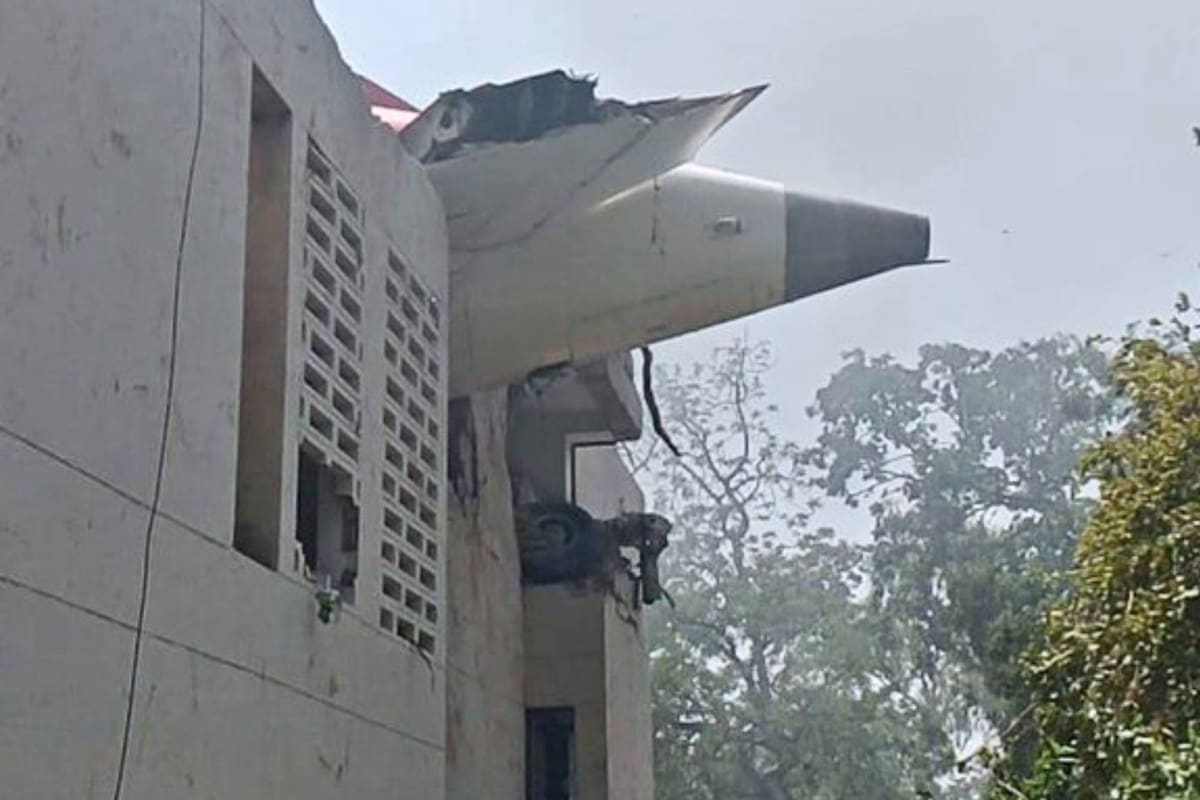 India: un avión de pasajeros con destino a Londres se estrelló