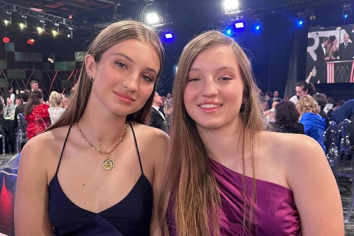 Indiana y Allegra Cubero acompañaron a su madre a la entrega de los premios Martín Fierro (Foto: Instagram @cubero.allegra)