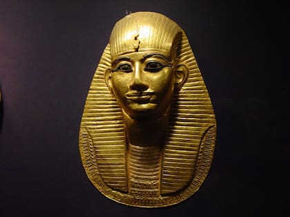 Indignación en Egipto: robaron el brazalete de un faraón de 3000 años de antigüedad y lo fundieron.