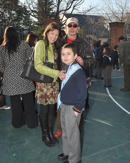 El Indio Solari junto a su mujer y su hijo