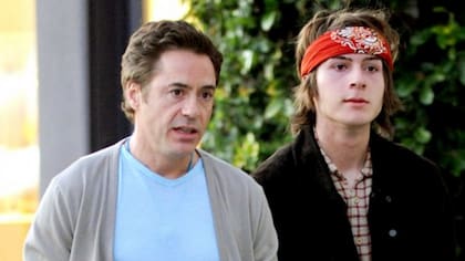 Indio junto a su padre, la estrella de Hollywood Robert Downey Jr.