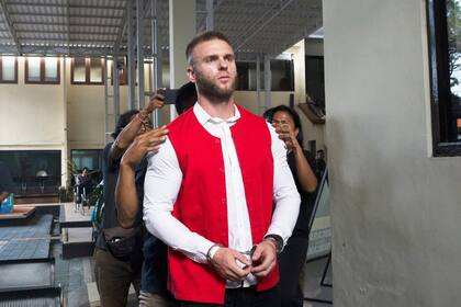 Indonesia enjuicia a británico por drogas