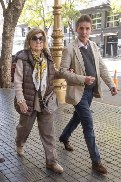 Inés
Pertiné de De
la Rúa y Gerard
Confalonieri