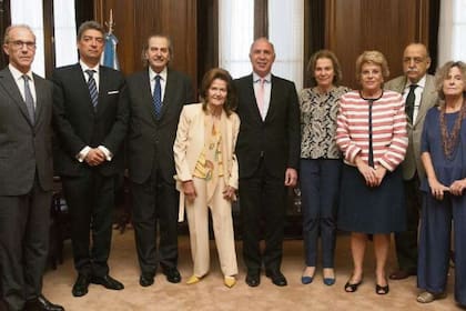 Inés Weinberg, postulante a procuradora, a la izquierda de Lorenzetti