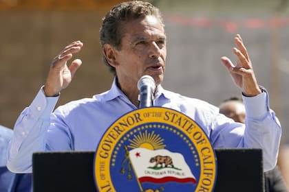 Infancia difícil y trabajos como repartidor de diarios: así fue la crianza de Antonio Villaraigosa